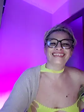 Webcam Model (LunaBlaise)  is live.Free join now!