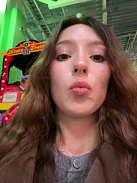 LilluKatten Live Webcam on Stripchat