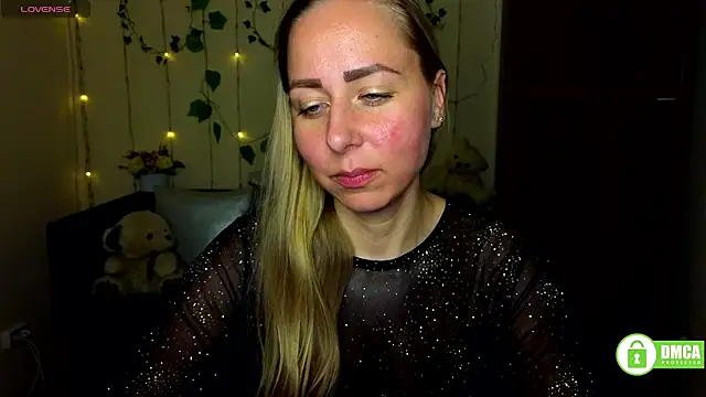 Alicewonderrmiss webcam