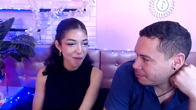 Aronandmoli69 webcam