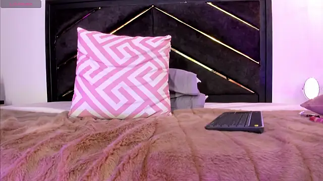 april_jones05 webcam