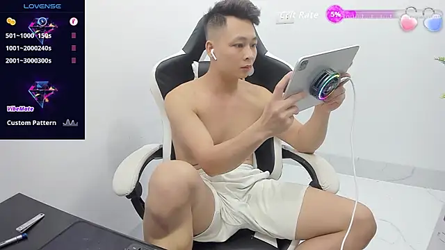 Naughty___asian webcam