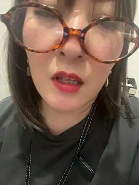 Mitsuco_surflady Live Webcam on Stripchat