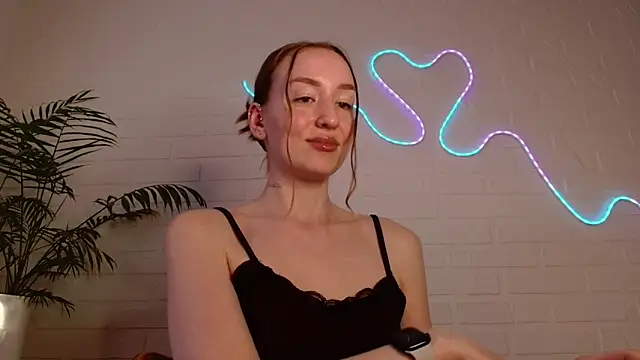 WhitePrincessLuna webcam