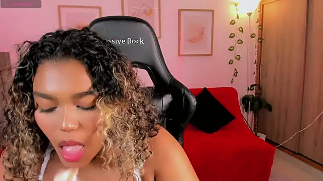 aleja_montiel__ webcam