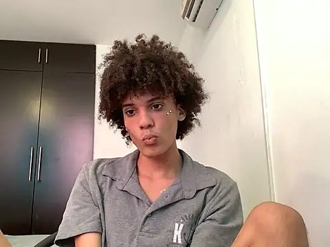 max_rain (M twink) - put me sexy panties