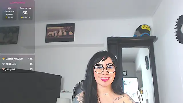 Vicky_hotmilf webcam