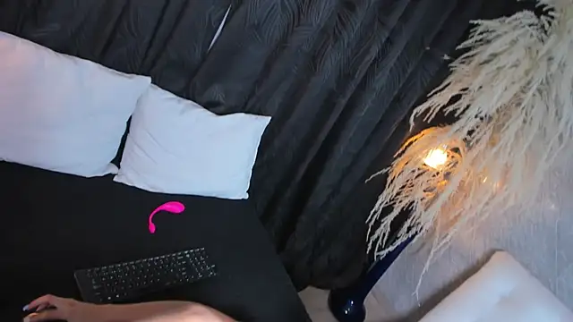 madisonyeduar_ webcam