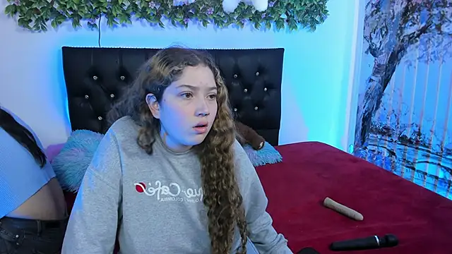 valeria_and_zoe webcam