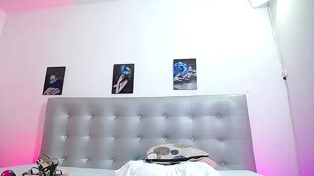 horny-juliette webcam