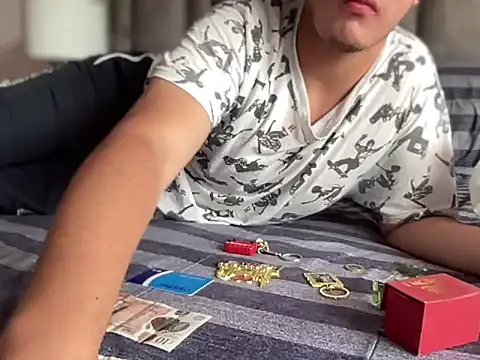 alexandergrey760886 webcam