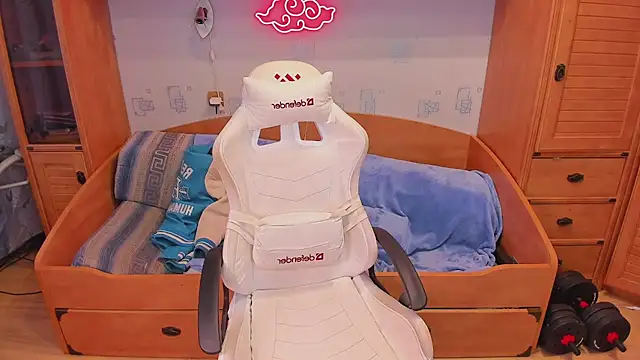 Dexter_Bennett webcam