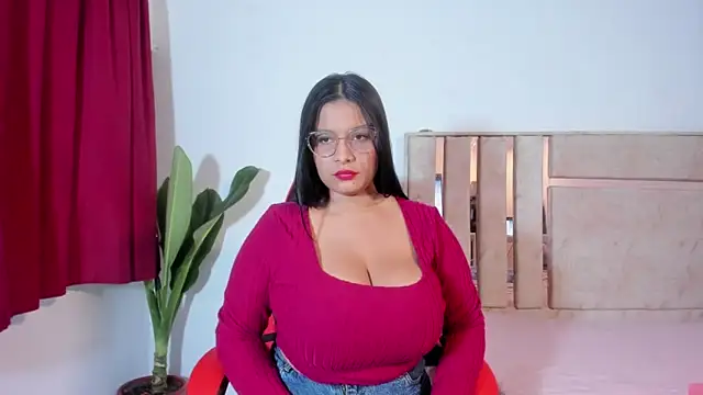 Megan_hugeboobs webcam