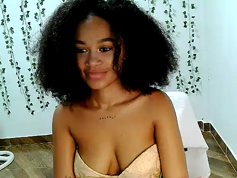 Akemy_Saunders webcam