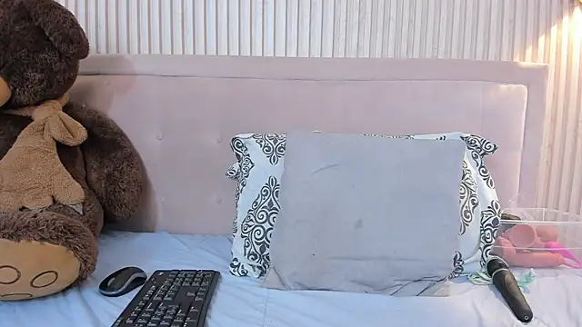 Shadya_habibi webcam