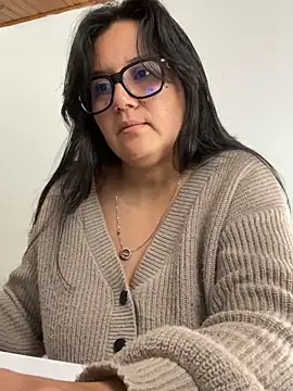 sweetlily18 (Ask my age) - PLAYING WITH MY TITS FULL OF MILK