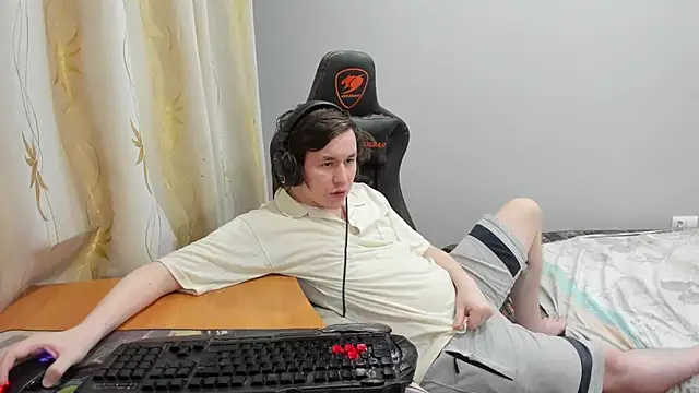 iliaskrislove - Iliaskrislove's free webcam - UK Sex Cams