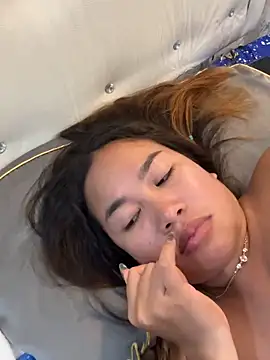 ponthip (Ask my age) - Show my pussy