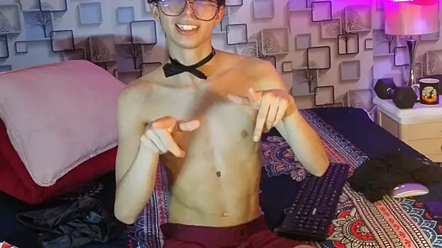 Twink_Sebas7 live sex cam