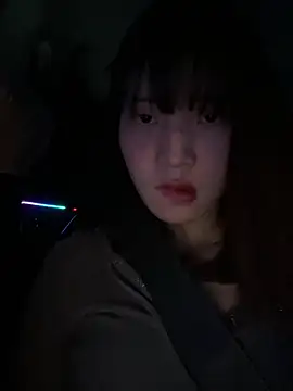 美女littleqiu在线直播