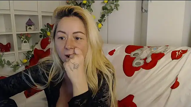 _karolynesyera_ webcam