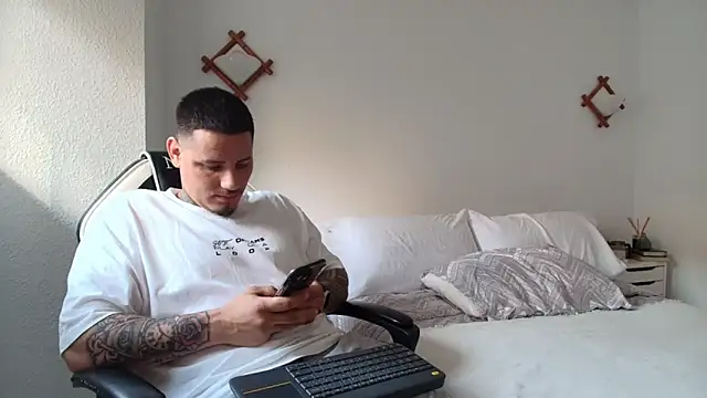 valen_dom - Valen_Dom's free webcam - UK Sex Cams