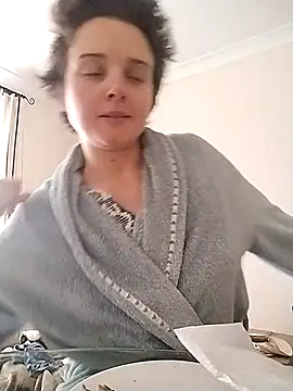 Webcam Model (Amy01112)  is live.Free join now!