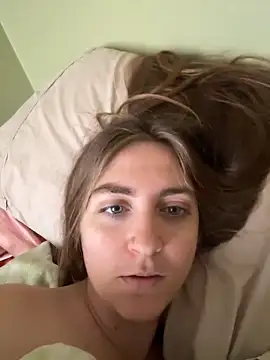 Webcam Model (prettykitttty)  is live.Free join now!