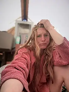 GoldenFlameGoddess webcam