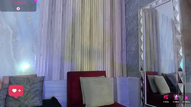 briannachelsea (F milf) - show toungue