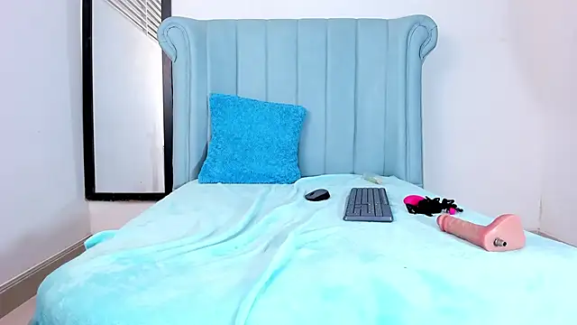 Cleopatra_Trans webcam