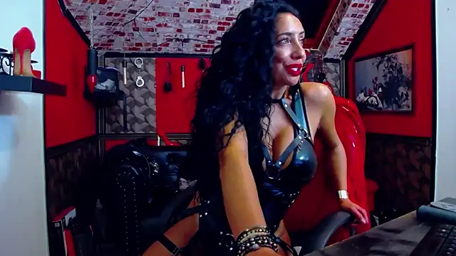 DommeBellatrix webcam