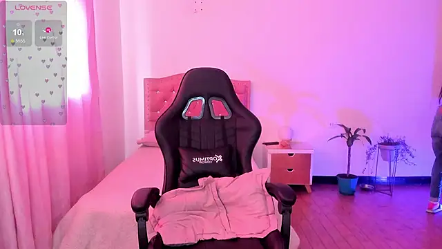 Lizzie_corner_v webcam