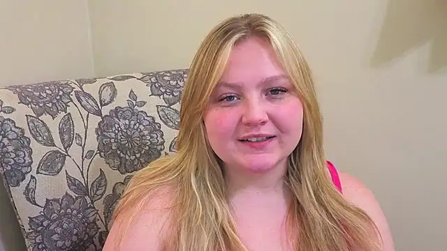 PhatAssBlond webcam