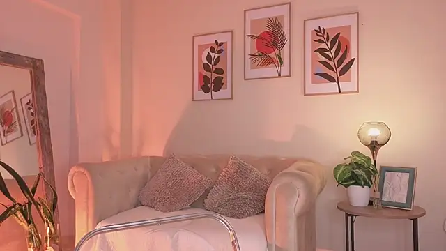 dahianawalcott (F young) - Naked and fingers in my pussy 😈🔥