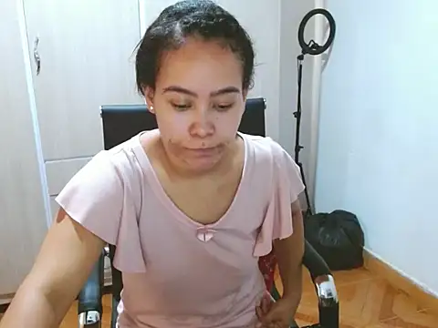 maryvixxen (F young) - Full nude + Spank in ass (5)