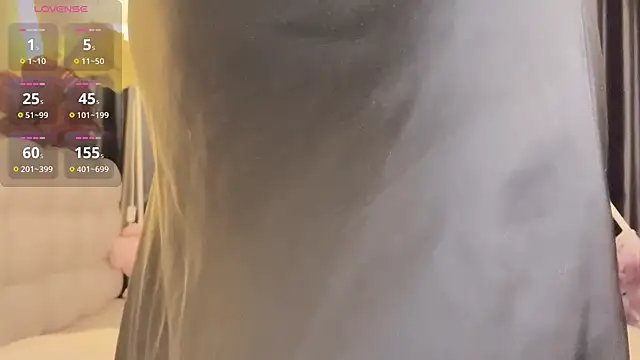 IvyMiss102's live cam