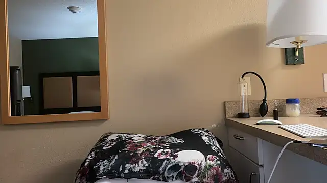 DanteKnightBWC webcam