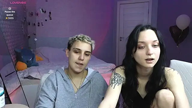 LuxuryLoverss webcam