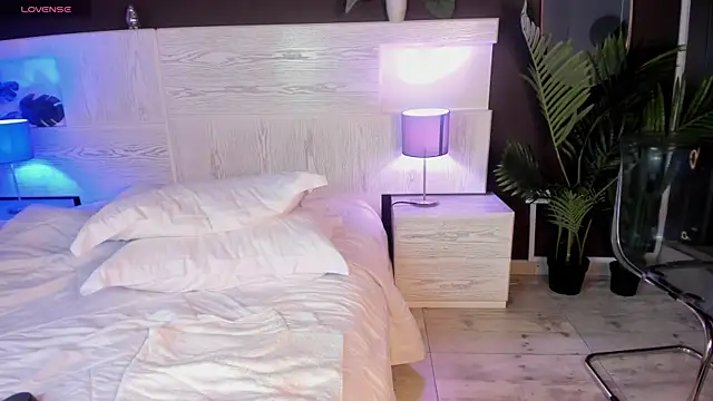 angelina_hilton webcam