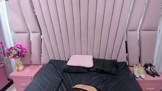 CataleyaLars20 webcam