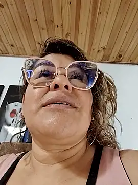 alexxiaamat (F mature) - show pussy  squirts