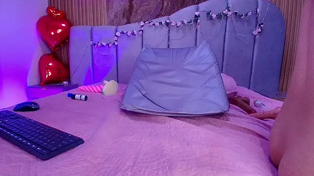 sarita_blondi webcam