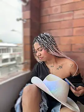 laila_ls (F young) - Flash Ass 🍑