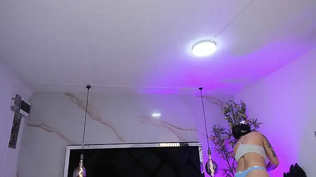 striptease show Ibbie Drastic