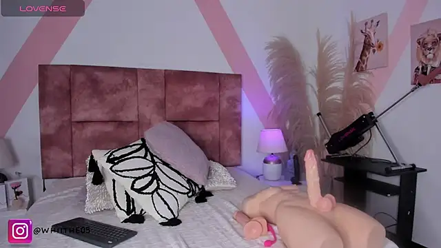 isabella_whiithe webcam