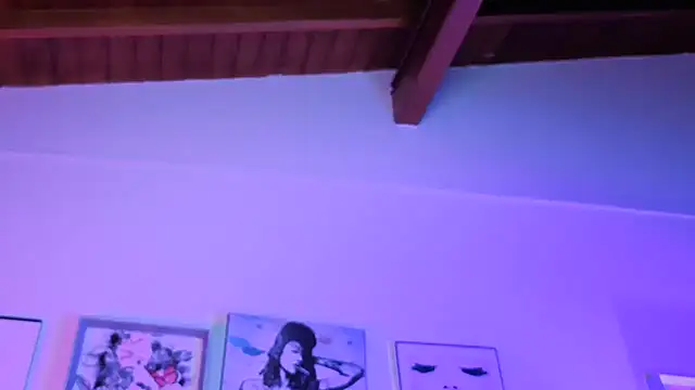 pocahontamoon webcam