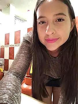 MaskedLatinaX webcam