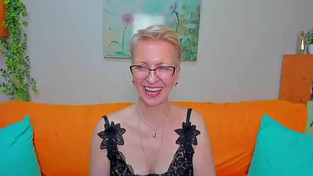 iamyourdream89 (F mature) - Controlling my toy