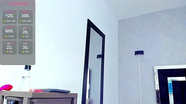 elian_7 Live Webcam on Stripchat